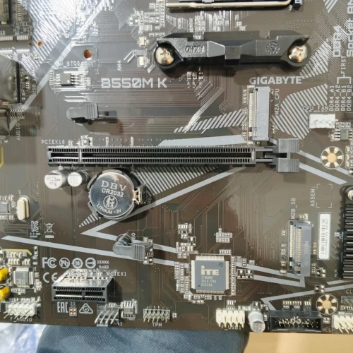 CARTE MERE GIGABYTE B550M K AM4 DDR4
