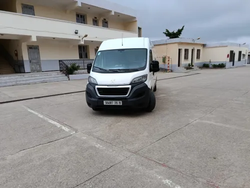 Sur Peugeot Boxer 3 panneaux 2015