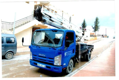 Isuzu camion avec nacelle 2014