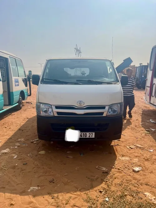 Toyota Hias 2010