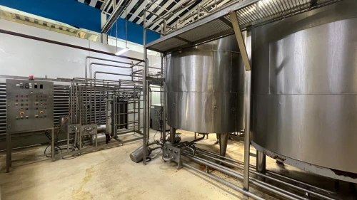 Vente de matériel pour laiterie, fabrication de fromage et fromage fondu, pour ateliers et usines.