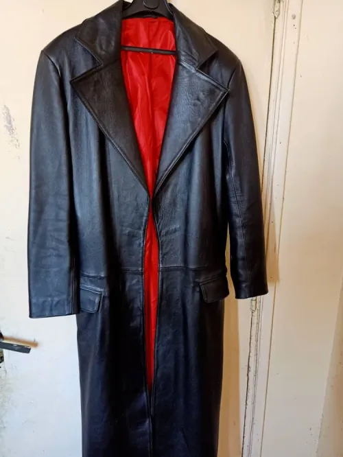 Veste cuir une vrai cuir haja bazaaf shaba ou twiila (long) tlabas XL/XXL prix dyalha 45000 DZ
