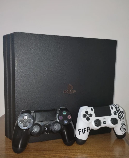 Ps4 pro 1To