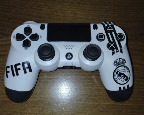 Ps4 pro 1To