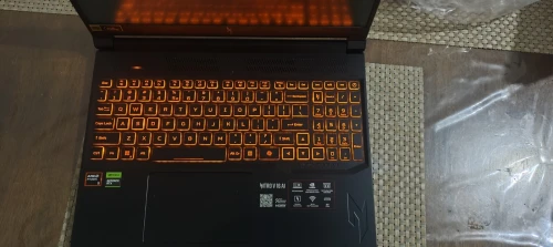 Acer Nitro V16  RTX 5050