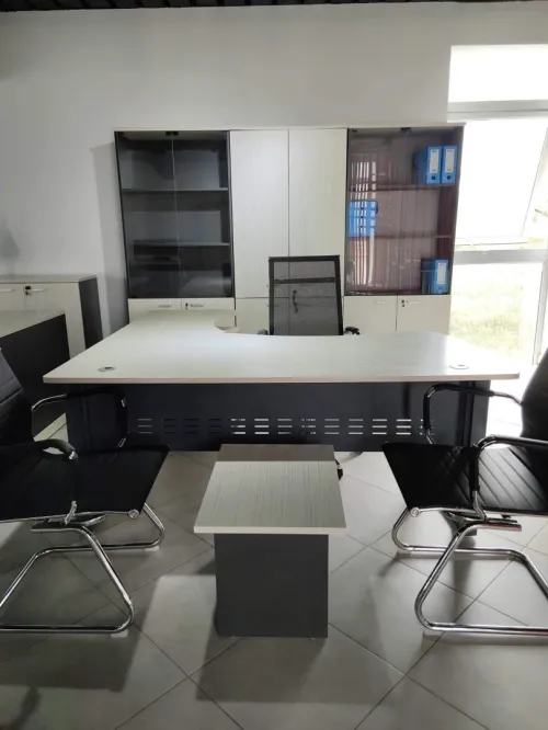 Bureau opérateur Plusieurs modèles et dimensions