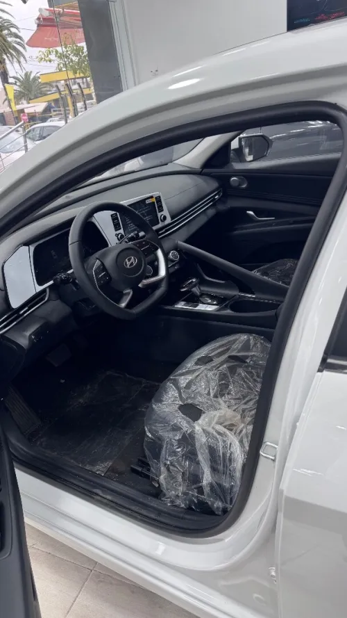Hyundai Elantra 2025 
