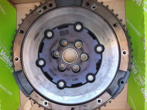 Clio 5 1.0 tce Volant moteur + kit d'embrayage