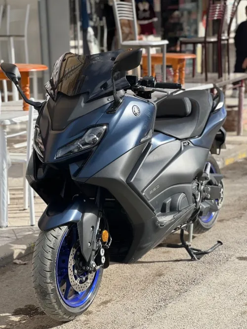 Yamaha Tmax 2022