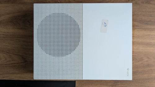 Xbox one s 1tb + CD GTA 5 