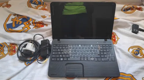 Ordinateur portable Toshiba C855 - Bon état - 6GB RAM - 500GB 
