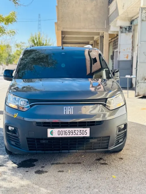 Fiat Doblo 2023 Itali