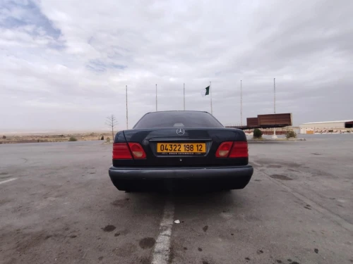 Mercedes Classe E 1998 E200