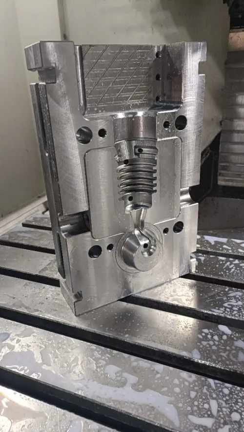 Moule pour l'injection du Piston CONTI