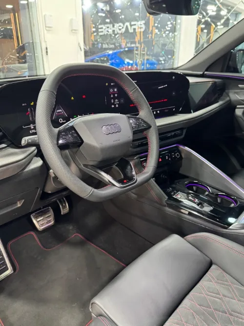 Audi Q5 2026 S line Quattro