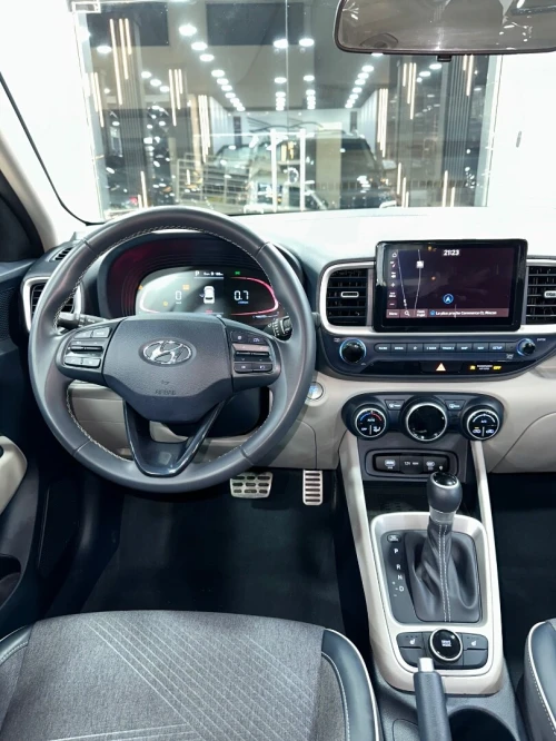 Hyundai Venue  2023 Full options