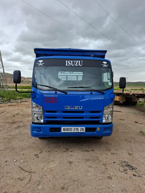 Isuzu super jombo 2015