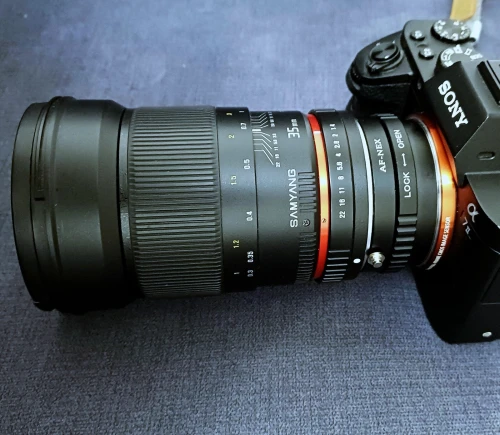SONY SAMYANG 35MM F1.4