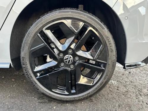 Volkswagen Golf 8 2025 R-Line