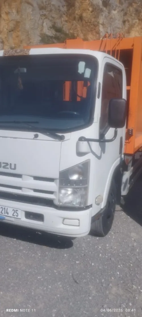 Isuzu NPR 2014
