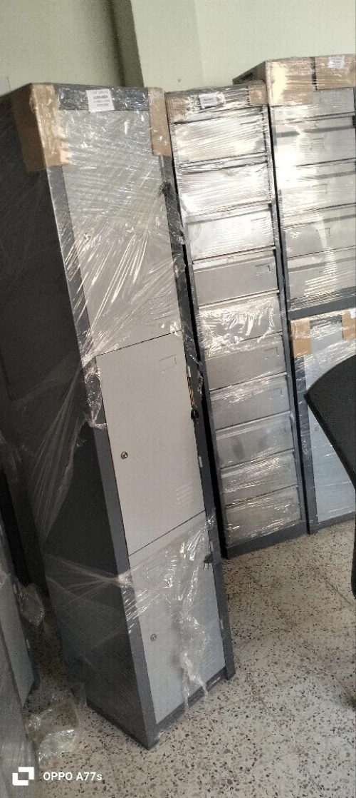 Armoire vestiaire métallique individuelle et collective 