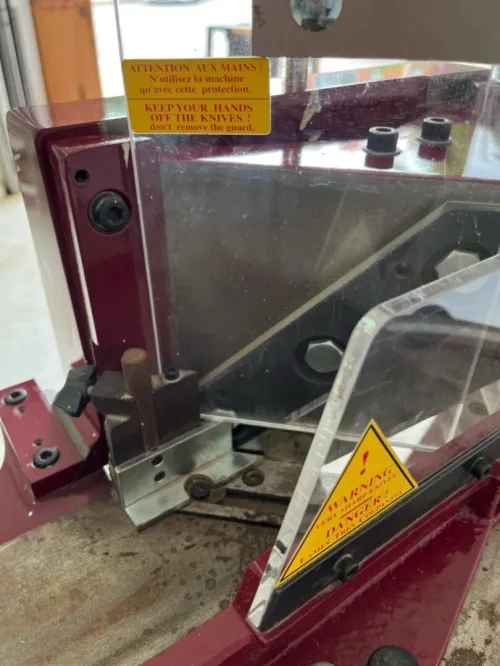 معدات إطار احترافية (Guillotine + Assembleuse)