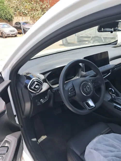 MG MG5 2025 Luxury