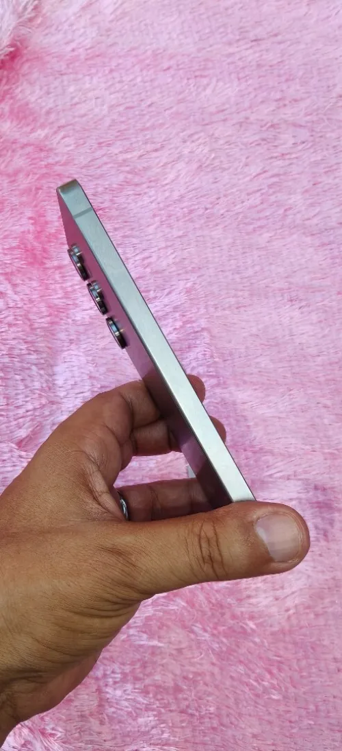 Avis aux amateurs de Haute Technologie ! Je mets en vente un magnifique Galaxy S25 Ultra 