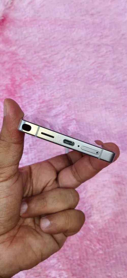 Avis aux amateurs de Haute Technologie ! Je mets en vente un magnifique Galaxy S25 Ultra 