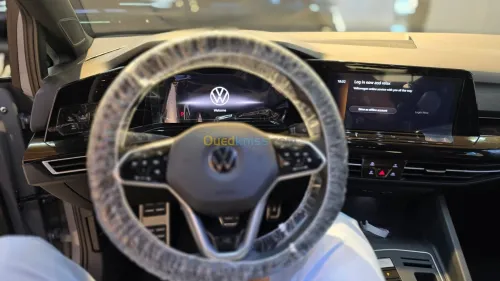 Volkswagen Golf 8 2025 R-Line