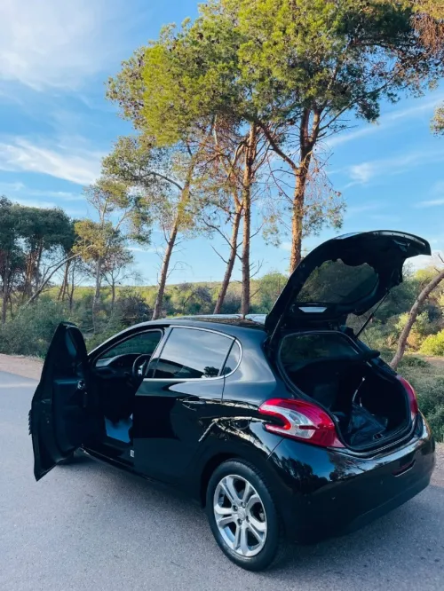Peugeot 208 2015 Allure