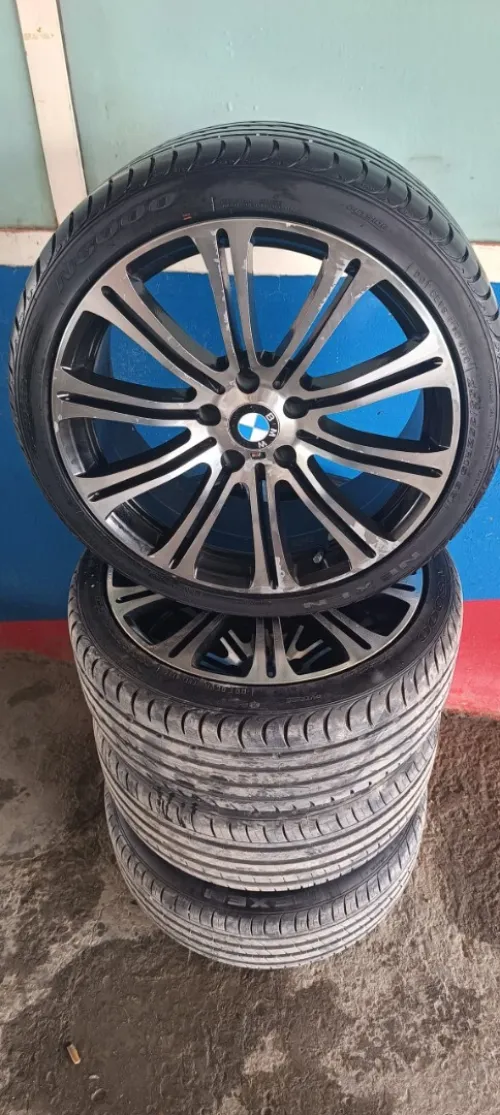 jantes avec pneus NEXEN  BMW par 19 état 9/10s