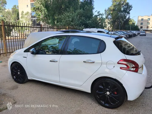 Peugeot 208 2014 Allure