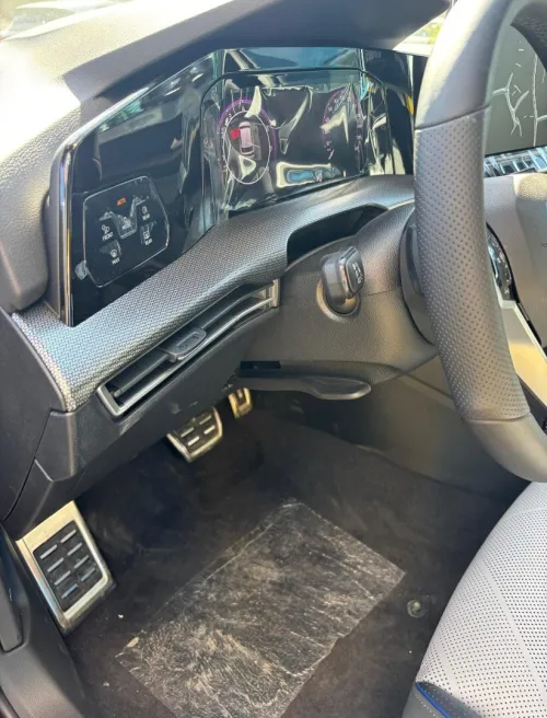 Volkswagen Golf 8 2025 R-Line
