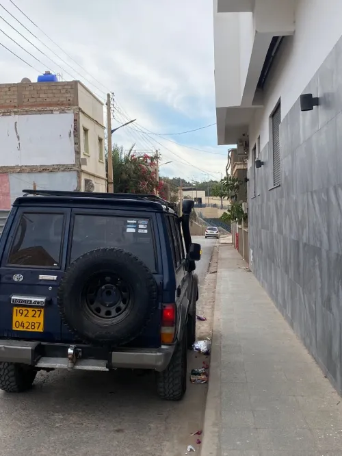 Toyota Land Cruiser 1992 Court