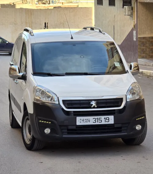 Peugeot Partner 2015 B9