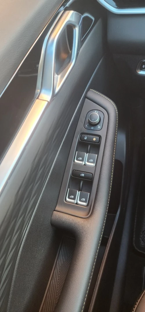 Geely Coolray 2025 