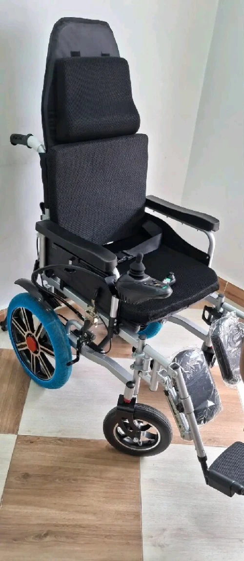 Fauteuil roulant électrique pliable rabattable avec télécommande
