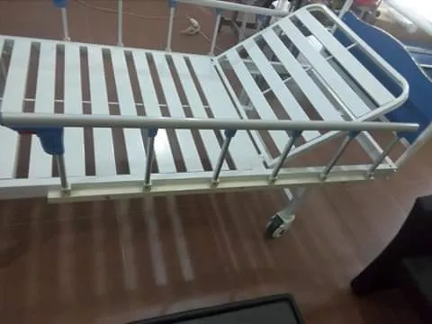 Lit médicalisé d'hôpital électrique et manuel 