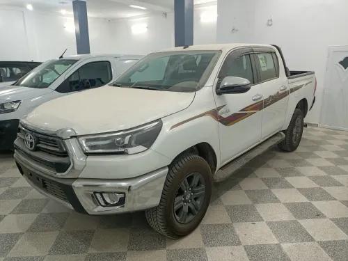 Toyota Revo  2025 