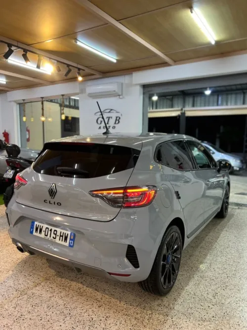 Renault Clio 5  2024 Albin