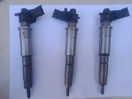 À réparer 03 injecteurs 2.0 litres naissance reneault 