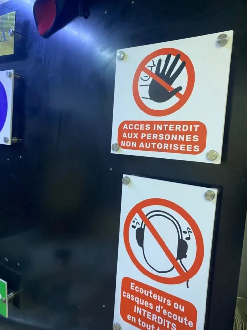 Plaques Et Panneaux Signalétiques