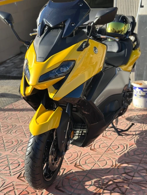 Yamaha Tmax 2022