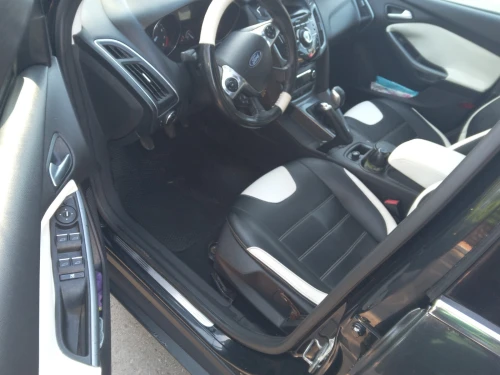 Ford Focus 5 portes 2014 Titanium