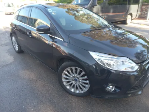 Ford Focus 5 portes 2014 Titanium