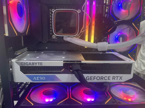 Carte graphique Gigabyte rtx4070 super aero