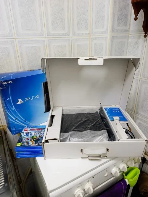 Ps4 avec la boîte d'origine