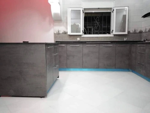 Atelier fabrication cuisine équipée sur mesure placards dressinge 