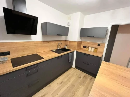 Atelier fabrication cuisine équipée sur mesure placards dressinge 